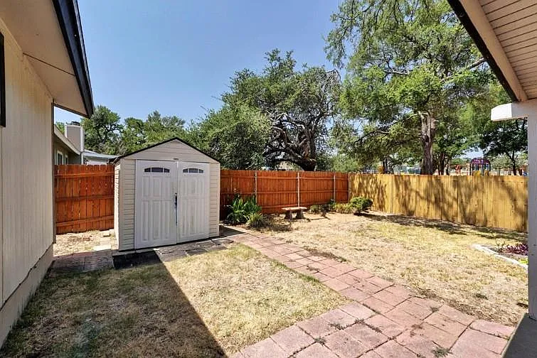 11428 Bristle Oak Trl — Photo 24