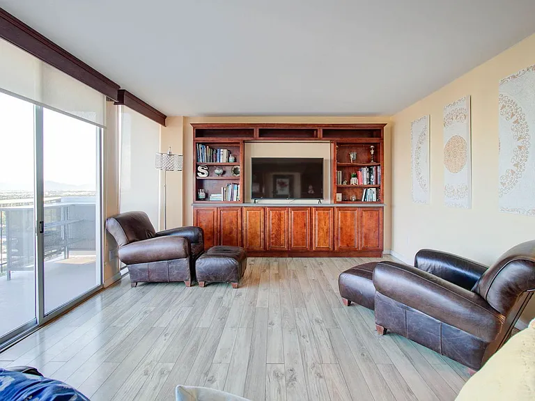 2323 N Central Ave #1803 — Photo 52