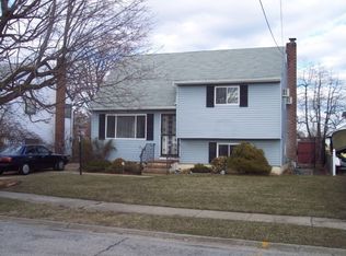 245 East Dr, Copiague, NY 11726