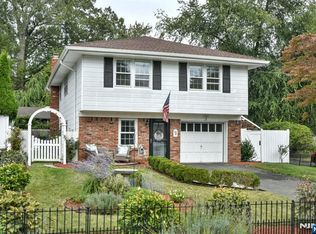 94 Clinton Ave, Hillsdale, NJ 07642