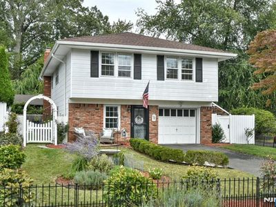 94 Clinton Ave, Hillsdale, NJ, 07642