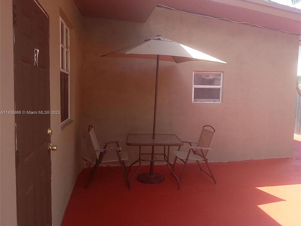 1st image of 615 NE 164th St #0