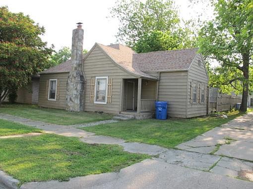 2nd image of 128 NW East