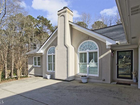 3rd image of 2245 Vinings Ln
