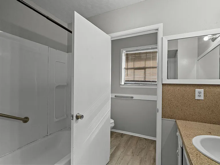 2729 Main St — Photo 13