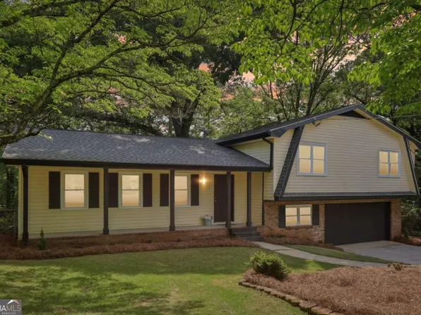 218 Deerwood Ct SE, Smyrna, GA 30082