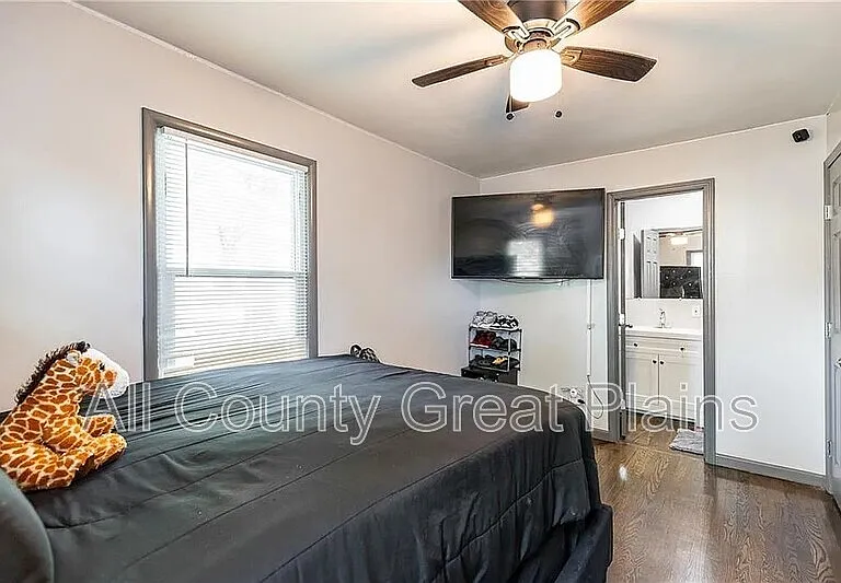 8707 E 74th Ter — Photo 8