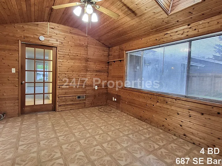 687 SE Barnes Ave — Photo 17