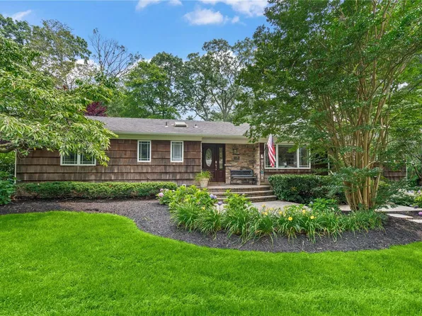 28 Andrea Drive, Setauket, NY 11733