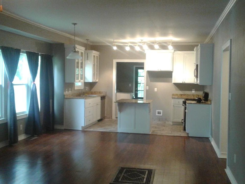 Kitchen with Island