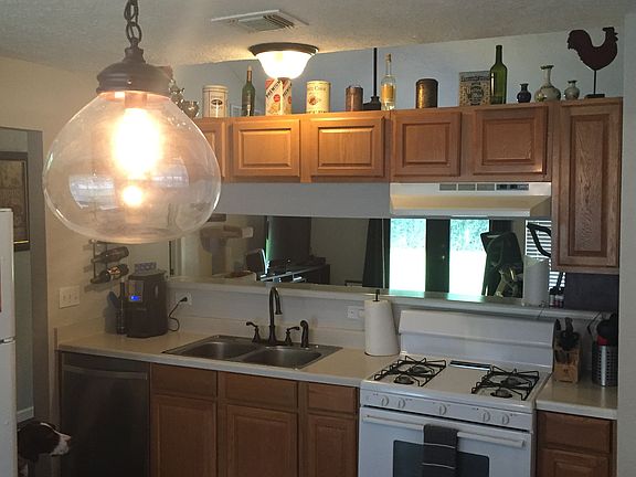 4th image of 2706 Brompton Dr