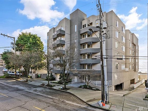 3rd image of 601 W Mercer St #205