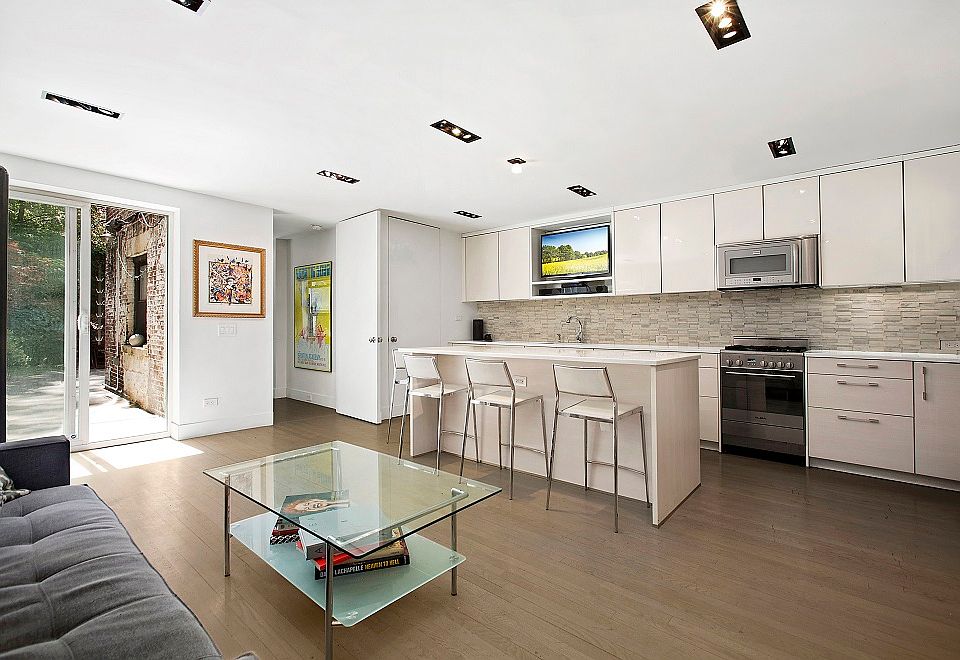 1st image of 30 W 96th St APT 1