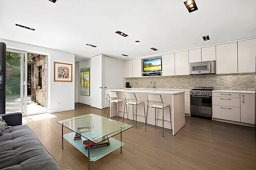 30 W 96th St #1 Photo 1