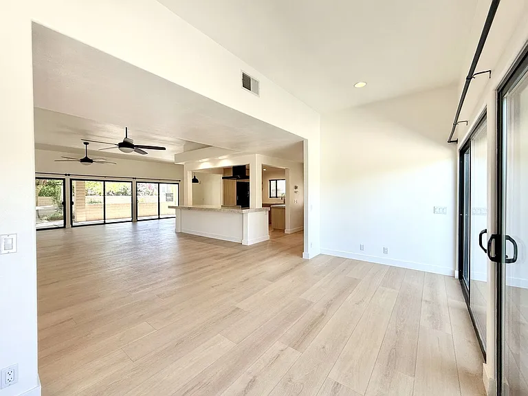 42755 Santiago Pl — Photo 12