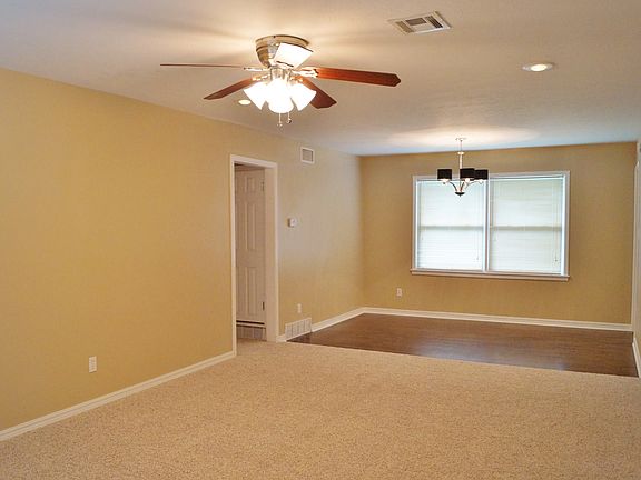 4th image of 712 NW 35th Pl