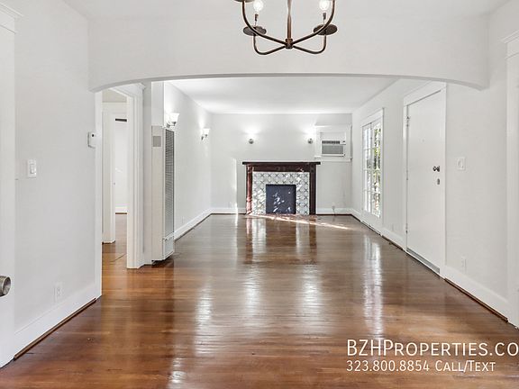 3rd image of 1241 1/2 N Havenhurst Dr #1241
