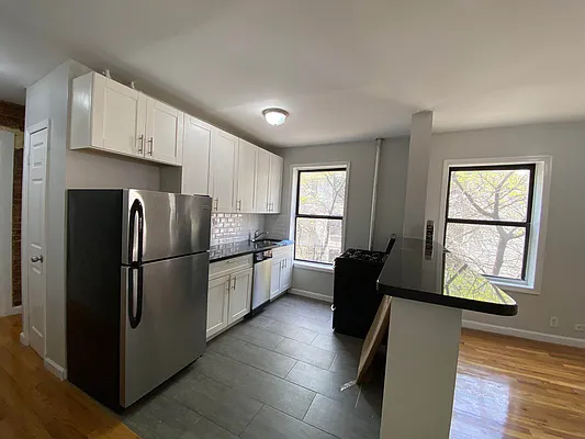 Rented by Bruma Realty LLC | media 30