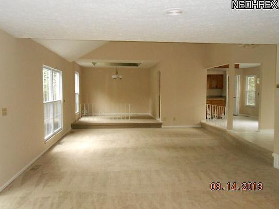 3rd image of 17957 Saratoga Trl