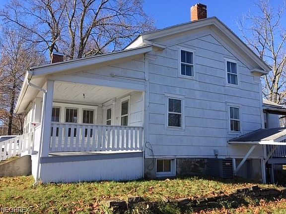3rd image of 2419 Albrecht Ave