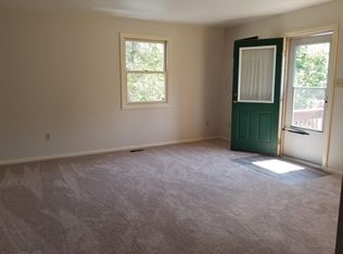 803 Station St APT 3, Sturgeon, PA 15082