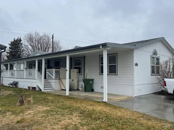 100 NW 16th St Trailer 17, Fruitland, ID 83619