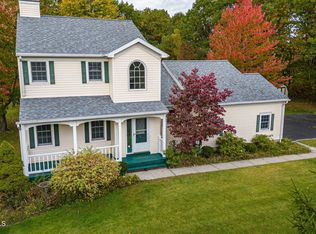 2 Morning Circle Rd, Averill Park, NY 12018