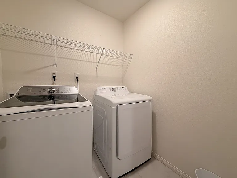 8143 Desert Cassia Ave — Photo 35
