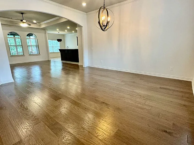 1300 Hickory St — Photo 2