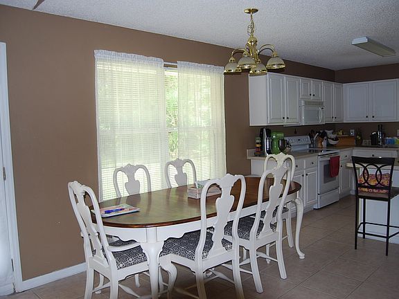 4th image of 29 Bressler Ln