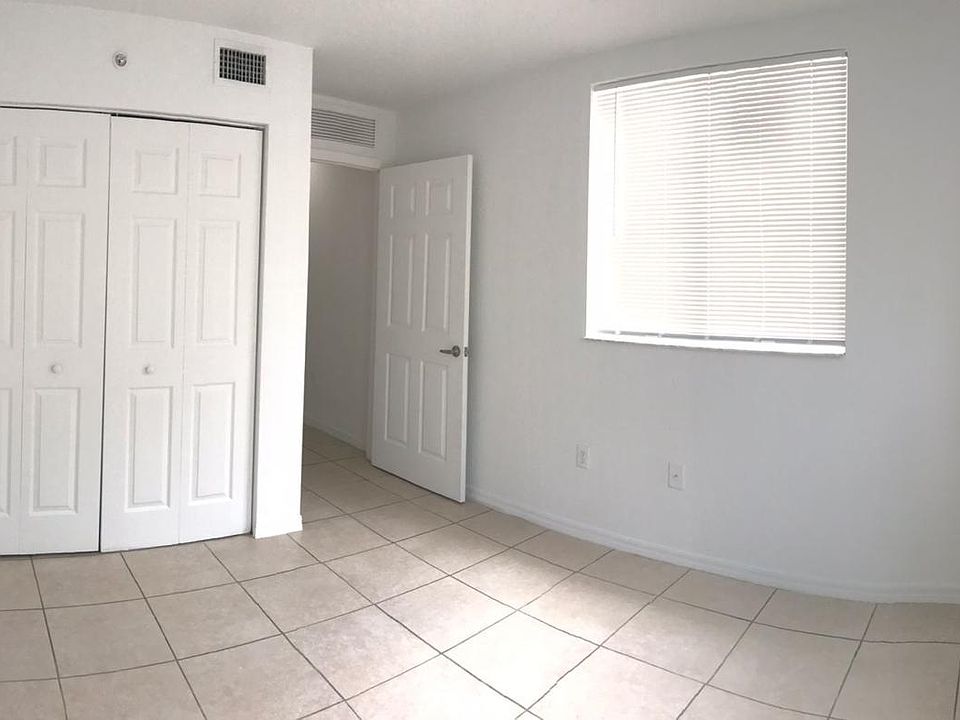 1st image of 13780 NE 3rd Ct APT 109