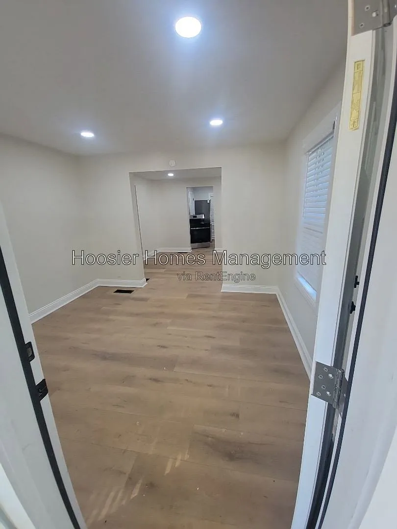 2 bed, 1.0 bath, $1,250 — Photo 4