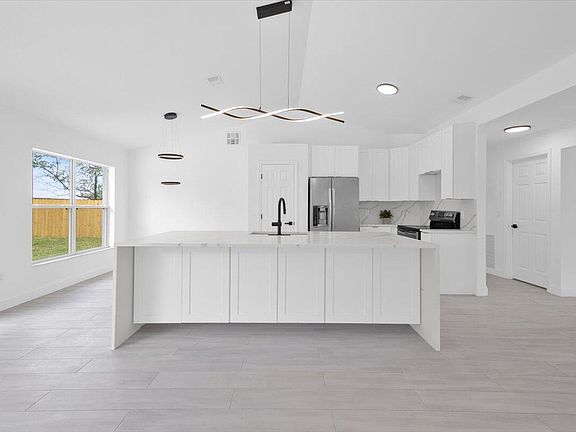5th image of 3614 SW Viceroy Street