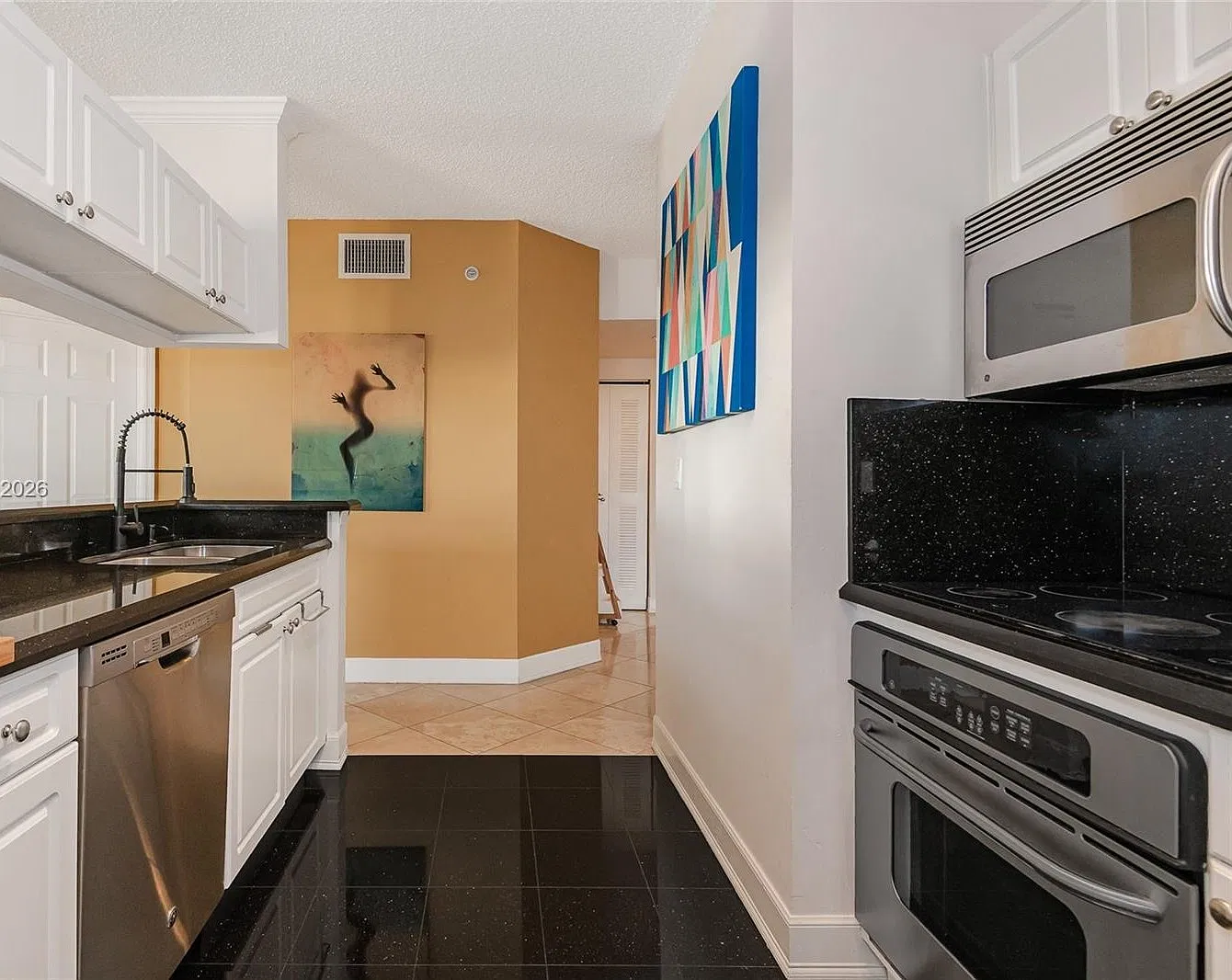 2 bed, $3,500 — Photo 4