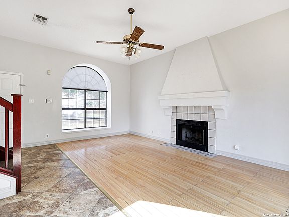 3rd image of 5986 Sunrise Bend Dr