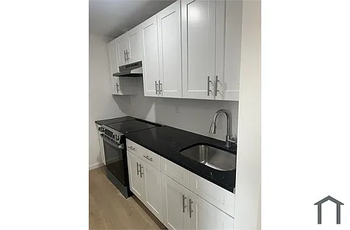 943 College Ave #5D Photo 1