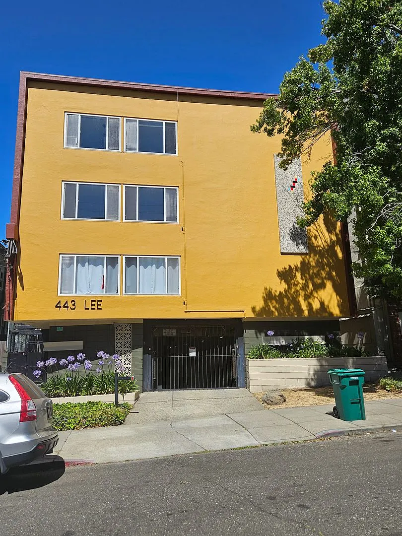 443 Lee St — Photo 2
