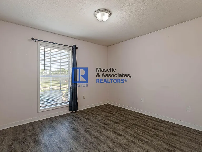 624 Post Oak Pl — Photo 24
