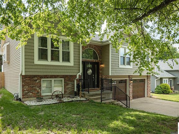 2nd image of 1640 E Timber Ridge Dr
