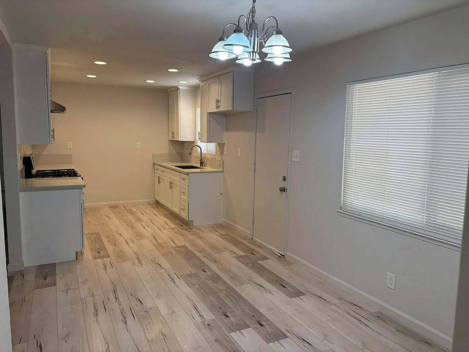 7205 Delhaven Way — Photo 3