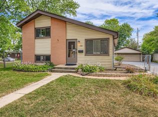739 N 2nd Ave, Villa Park, IL 60181