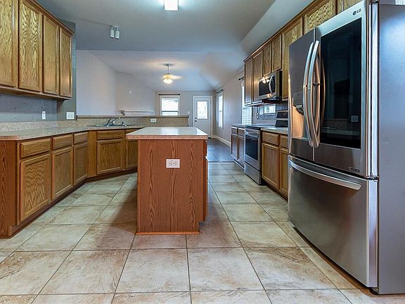 4th image of 6009 Greenmeadow Dr