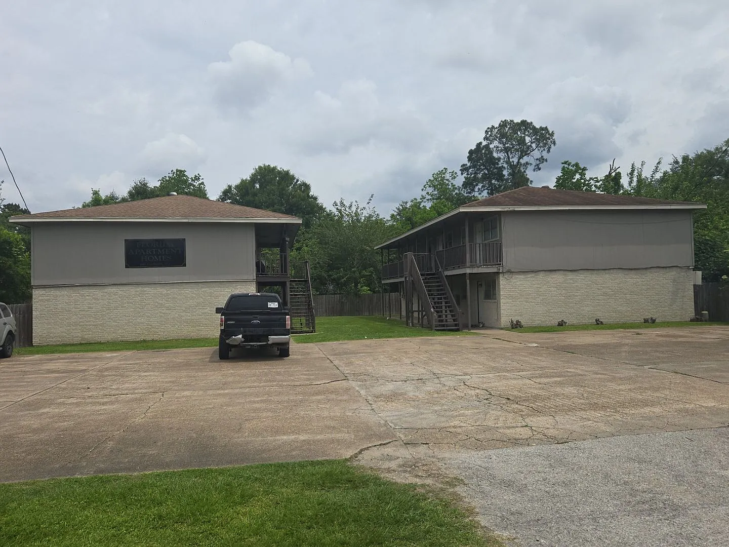 650 W Florida Ave — Photo 1