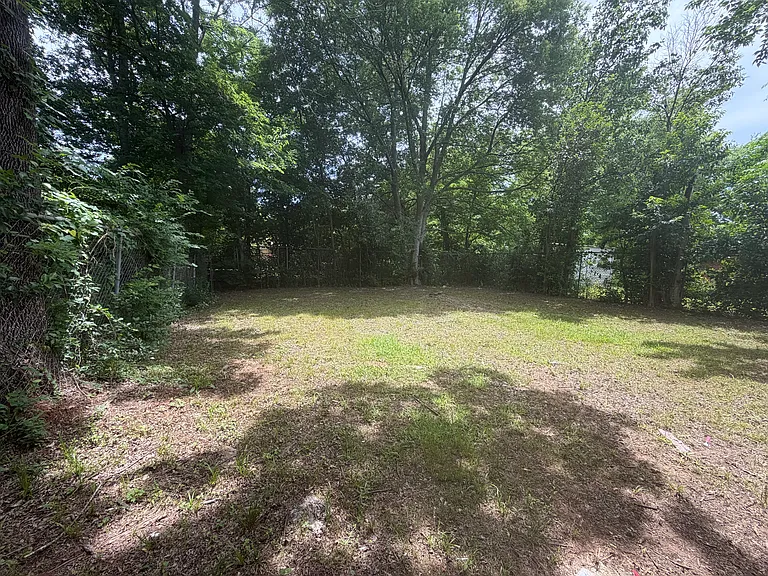 2317 Freewater St — Photo 7