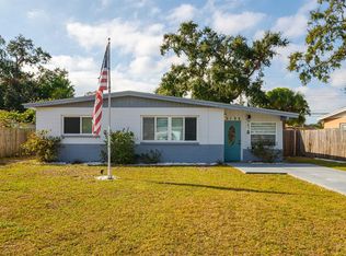 9122 94th St, Seminole, FL 33777
