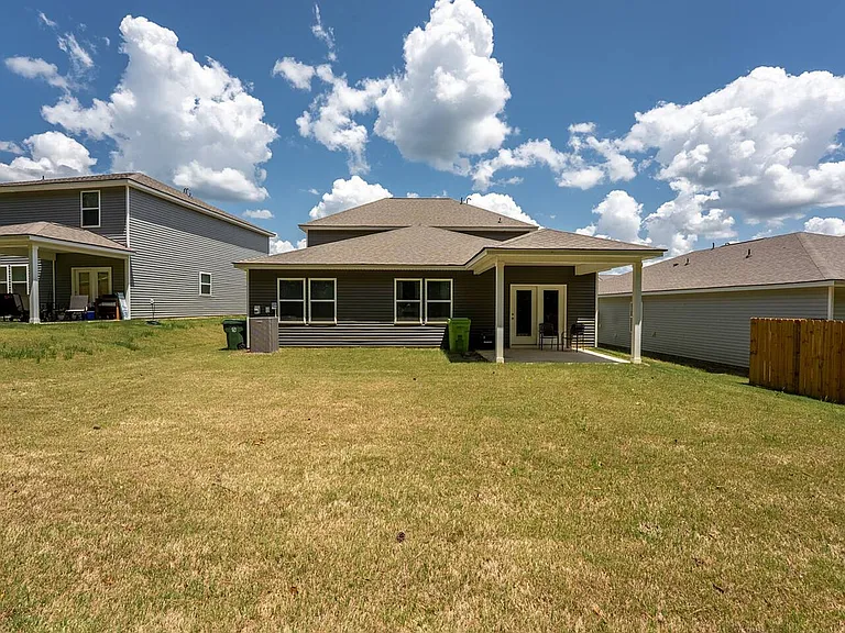 331 Fox Glen Dr — Photo 16