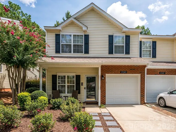 15583 Stronvar House Ln, Charlotte, NC 28277