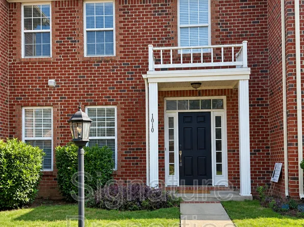1010 Skiffs Landing Ln, Suffolk, VA 23435