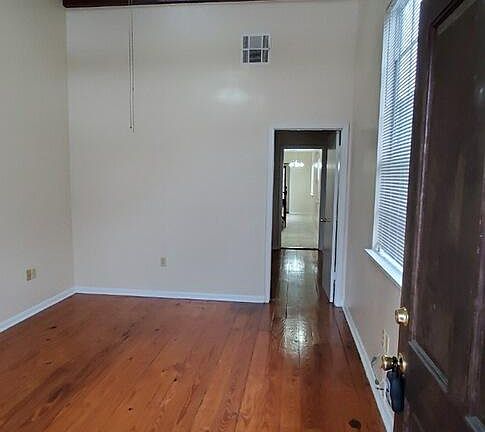 4th image of 1116 Arabella St