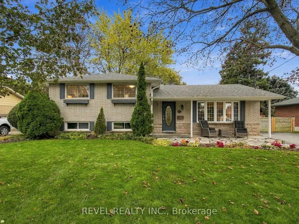 70 Parkway Cres, Clarington, ON L1C 1C1
